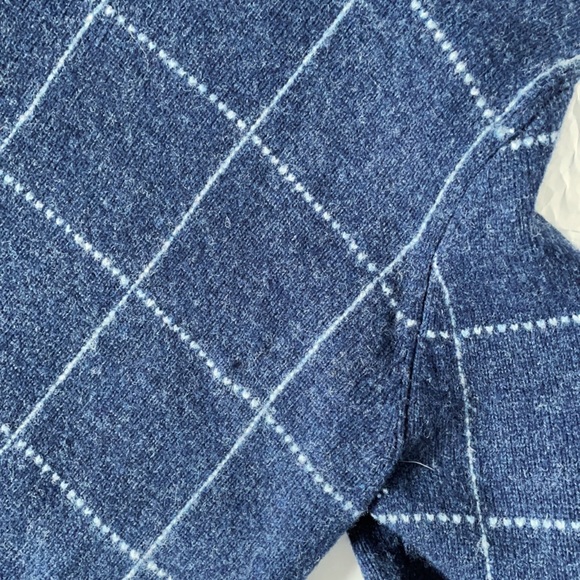 100% Lambswool Cardigan - Picture 11 of 12